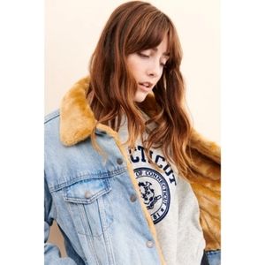 Levi's Kara Sherpa Trucker Jacket sz XS